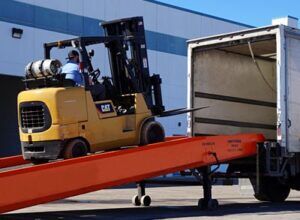 Truck ramp position and levelling control
